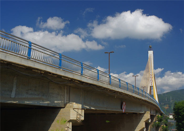 哈密304不锈钢桥梁护栏：安全、耐用与美观的完美结合
